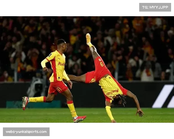 朗斯爱德华开场3分钟凌空抽射破门 托万补射得手扩大比分 朗斯爱德华开场3分钟凌空抽射破门 托万补射得手扩大比分