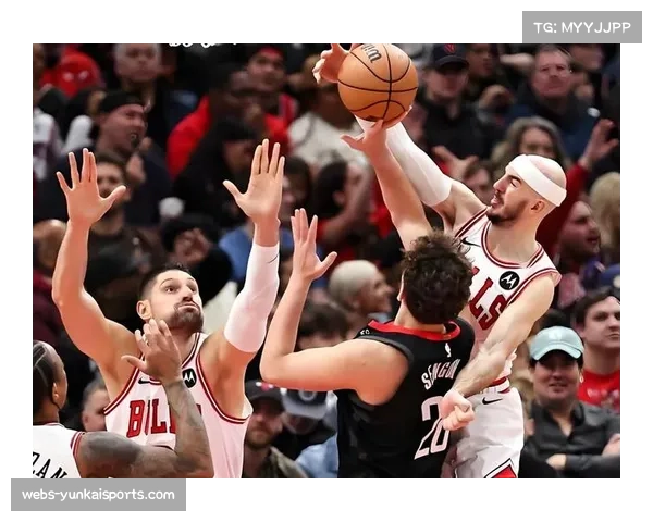 火箭防守沟通存在明显漏洞 协防轮转不及时给对手空位